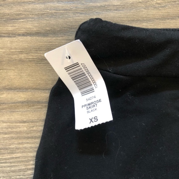 Aritzia primrose skirt - Picture 3 of 4